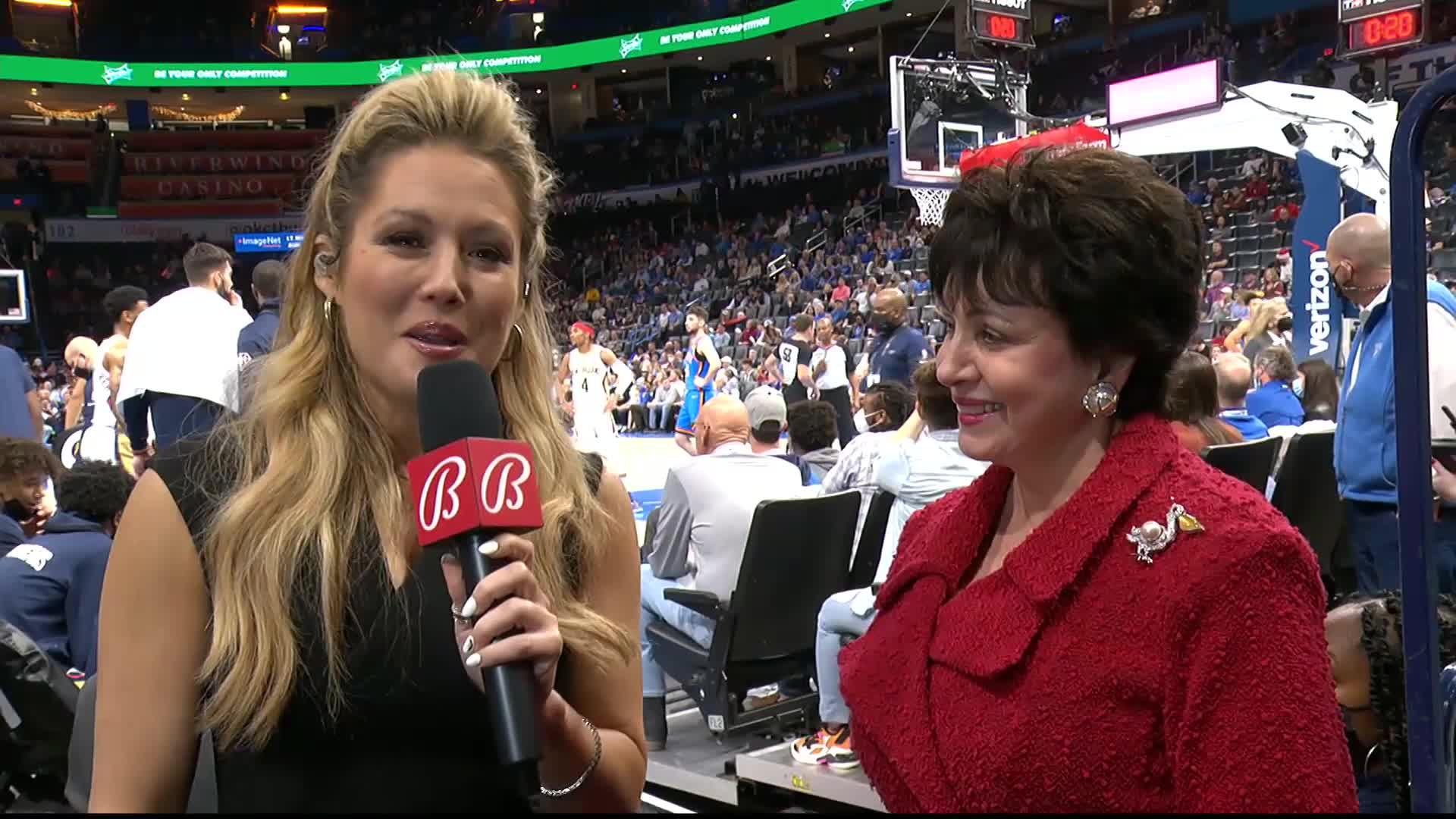 Courtside Interview with Pelicans governor Gayle Benson | Pelicans-Thunder 12/15/21
